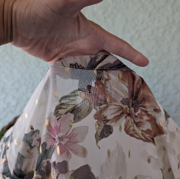 Torrid  semi sheer button down blouse size 2 high‎ low - Picture 9 of 10